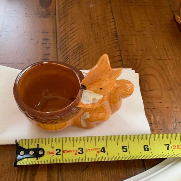 Vintage Hand Painted Squirrel Planter pot. ‎ Cute for succulents cacti or plants - Picture 5 of 7